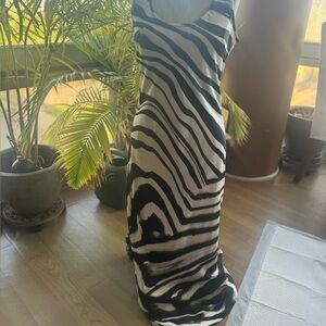 Forever 21 Black and White Patterned Dress